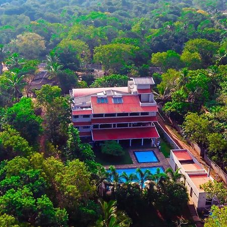 Hotel Lavendish Okrin à Kataragama Extérieur photo