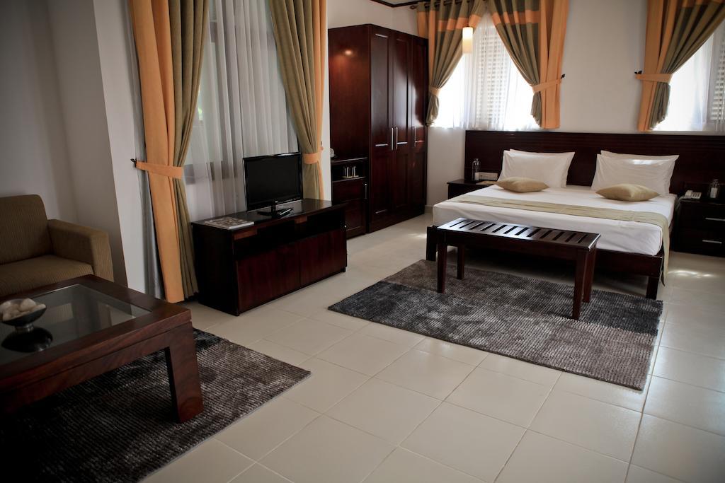 Hotel Lavendish Okrin à Kataragama Extérieur photo